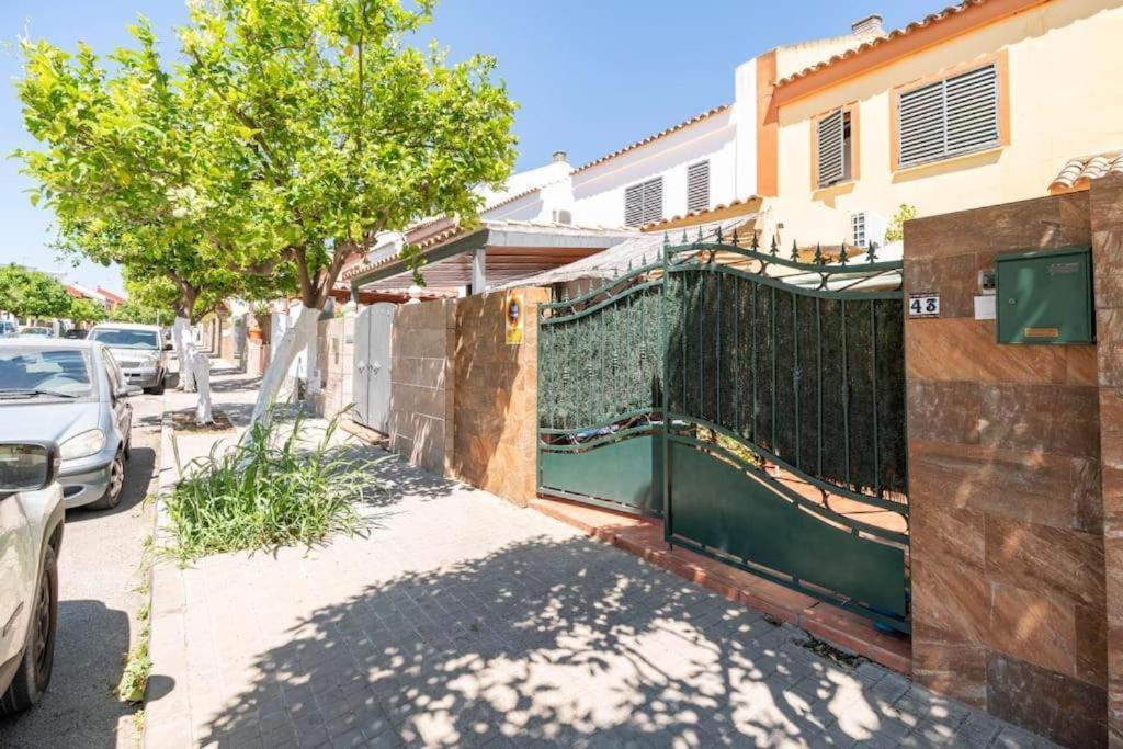 Apartamento Cool Garden Mairena del Aljarafe Bagian luar foto
